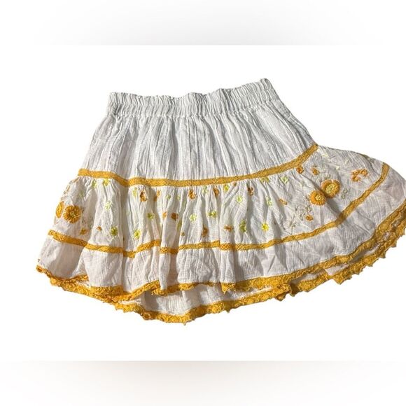 Like new LOVESHACKFANCY Jennings mini skirt in Antique white size small - Picture 2 of 7